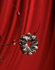 Luxury silk travel set including a 48×74 cm silk pillowcase, 20.5×8.5 cm silk eye mask, and 8.5×3 cm silk hairband, crafted from premium mulberry silk for ultimate comfort and elegance.