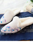 Embroidered Silk Slippers: Vintage Chinese Style Indoor Shoes