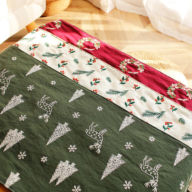 Embroidered Christmas Table Runner – Rustic Holiday Motifs | Lian Collection
