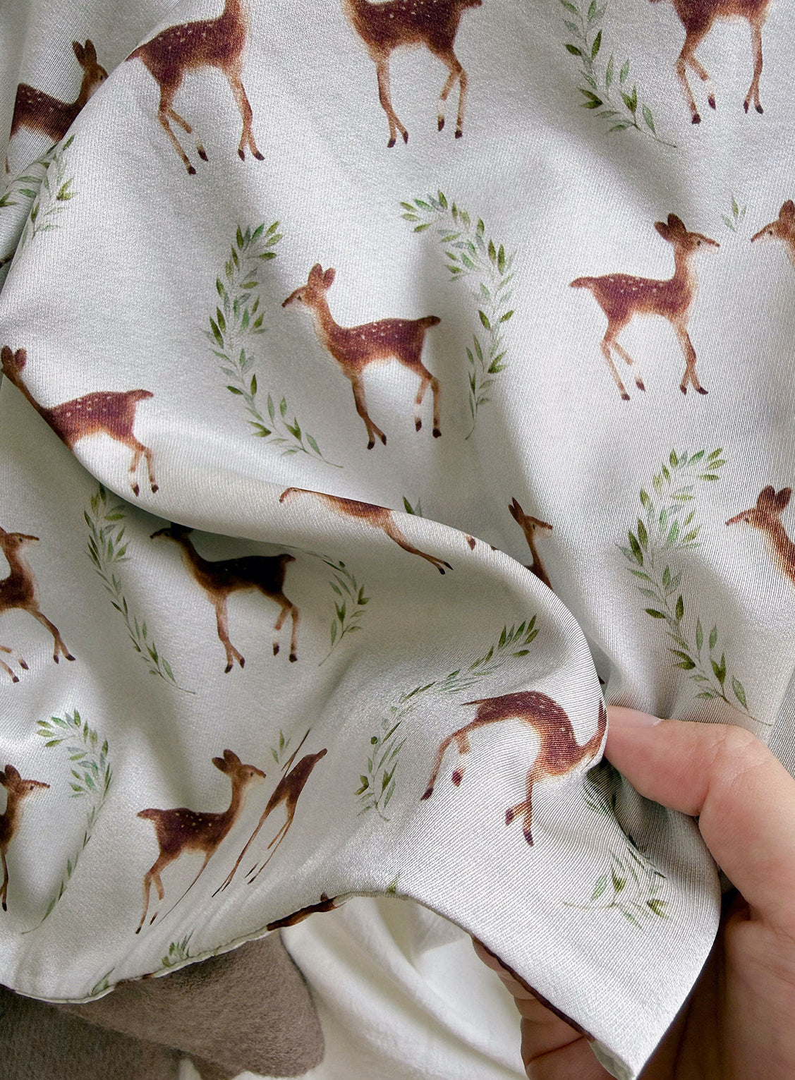 Deer &amp; Botanicals Mulberry Silk Pillowcase | 25 Momme