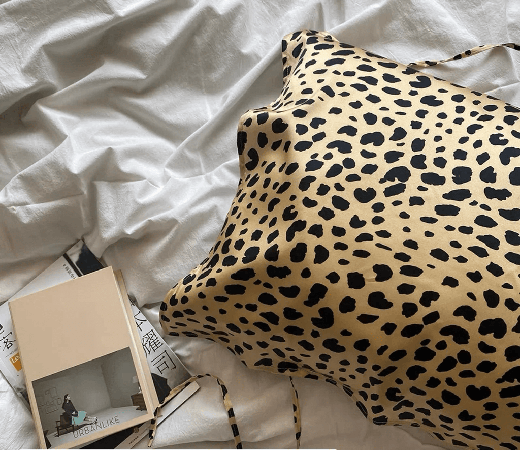 Golden Dot Silk Pillowcase Gift Set: 100% Mulberry Silk Gift for Girl Friend Gift of  Housewarming Luxury Bedding for New Home - Lian