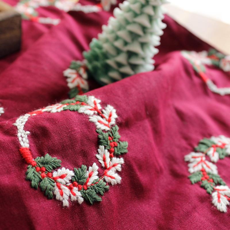 Embroidered Christmas Table Runner – Rustic Holiday Motifs | Lian Collection