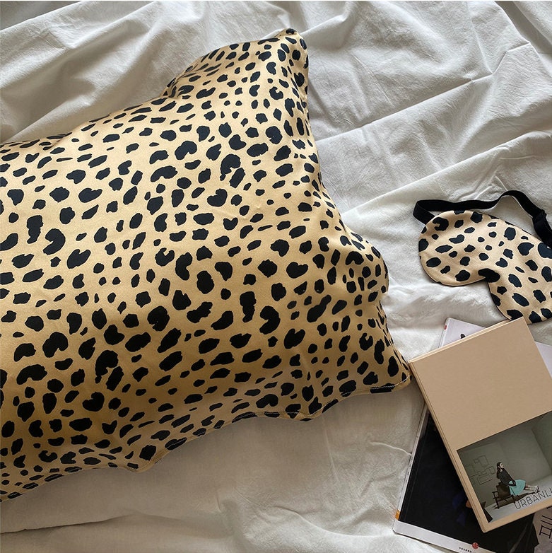 Leopard Mulberry Silk Pillowcase Set – With Eye Mask and Storage Bag