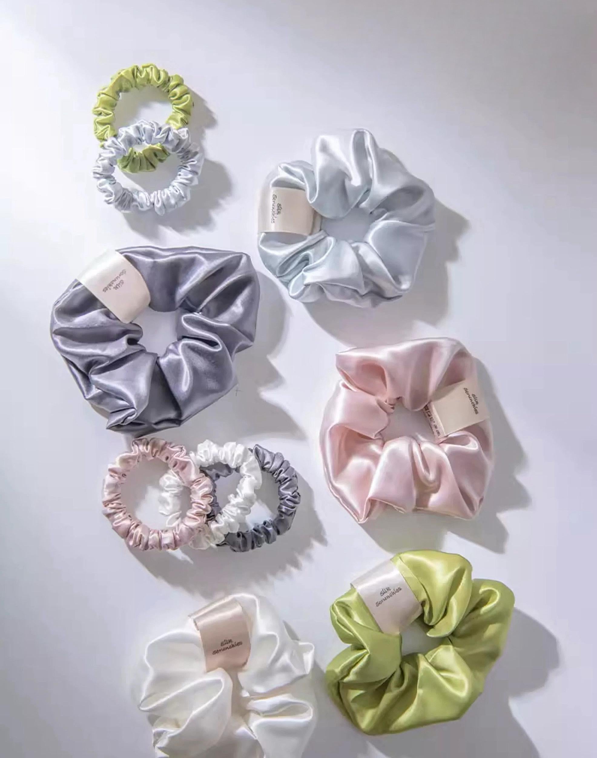 Luxury 22mm Mulberry Silk Hair Scrunchies Set – Gentle, No-Crease Hair Ties for Women – Multiple Sizes & Colors – Perfect Bridesmaids Gift