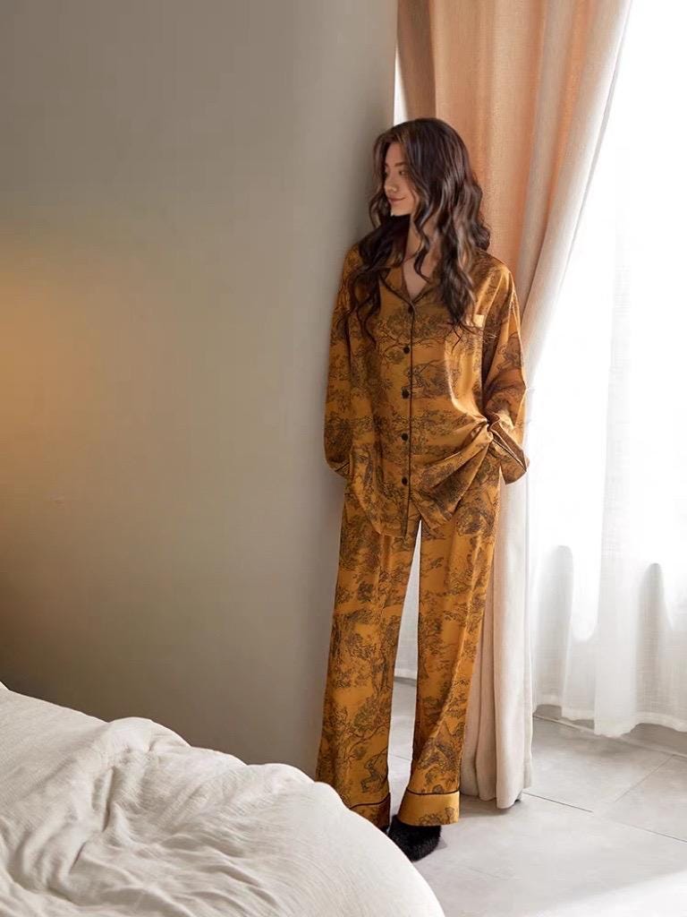 Vintage Oriental Silk Blend Pyjama Set – Soft & Breathable Sleepwear, Elegant Loungewear, Chinese Ink Painting Inspired, Wrinkle-Resistant & Lightweight, Multi-Purpose Wear
