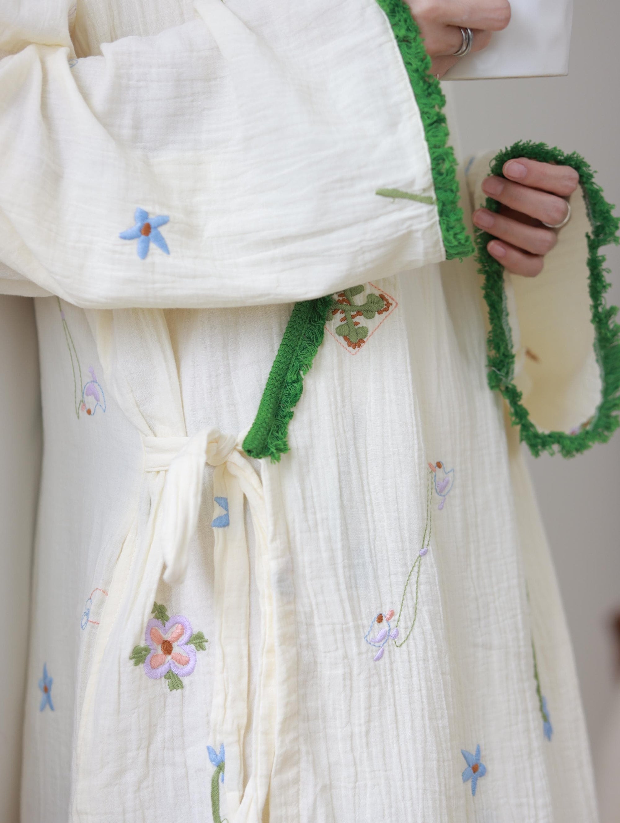 Embroidered Gauze Cotton Robe: Floral Kimono Bathrobe - Cream &amp; Green