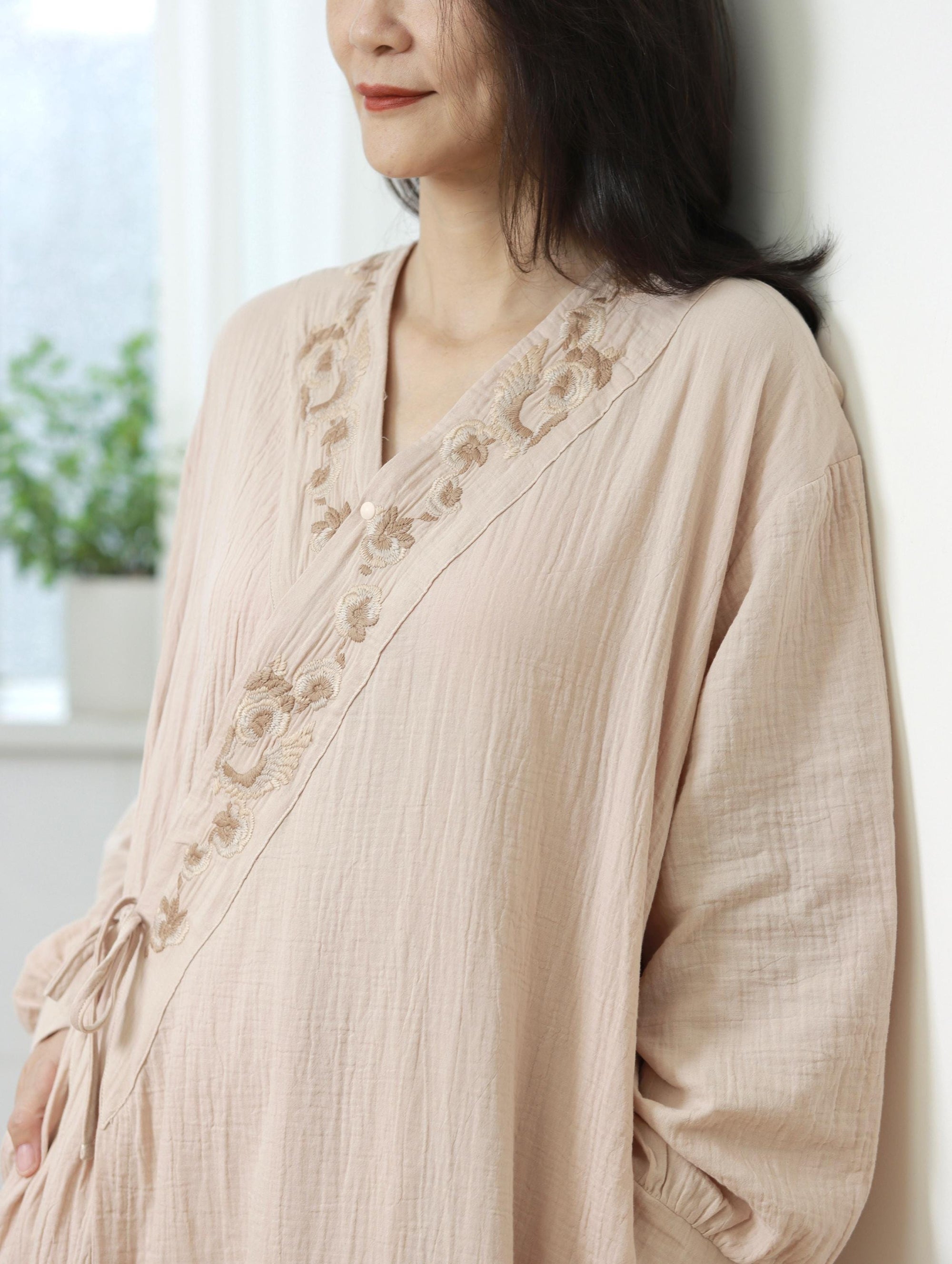 Hand-Embroidered Gauze Cotton Kimono Robe: Lightweight Summer Lounge Wear