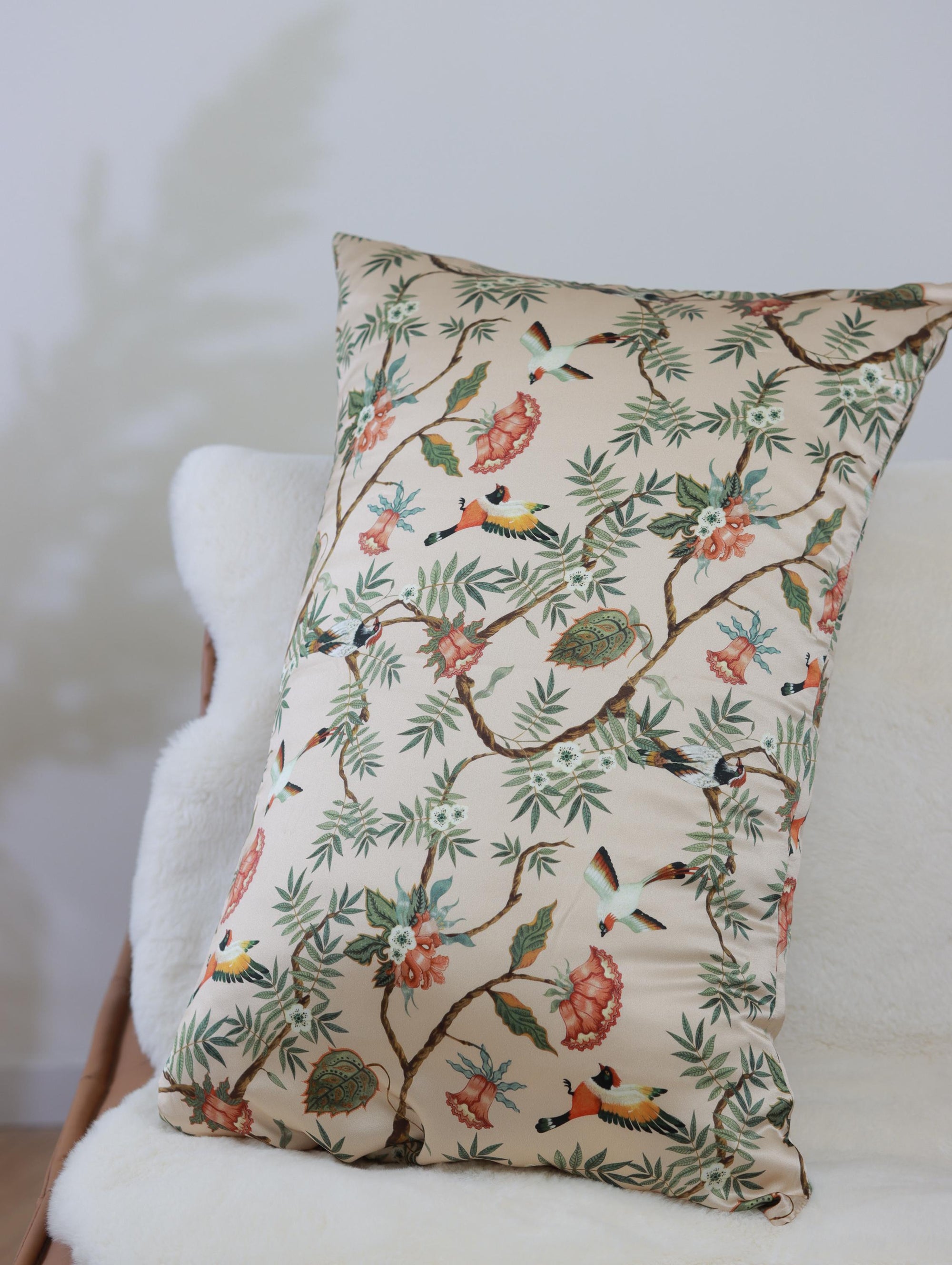Luxury Pure Mulberry Silk Pillowcase with Floral Bird Pattern Anti-Aging Beauty Sleep Pillowcase for Hair and Skin Care Gift for Her