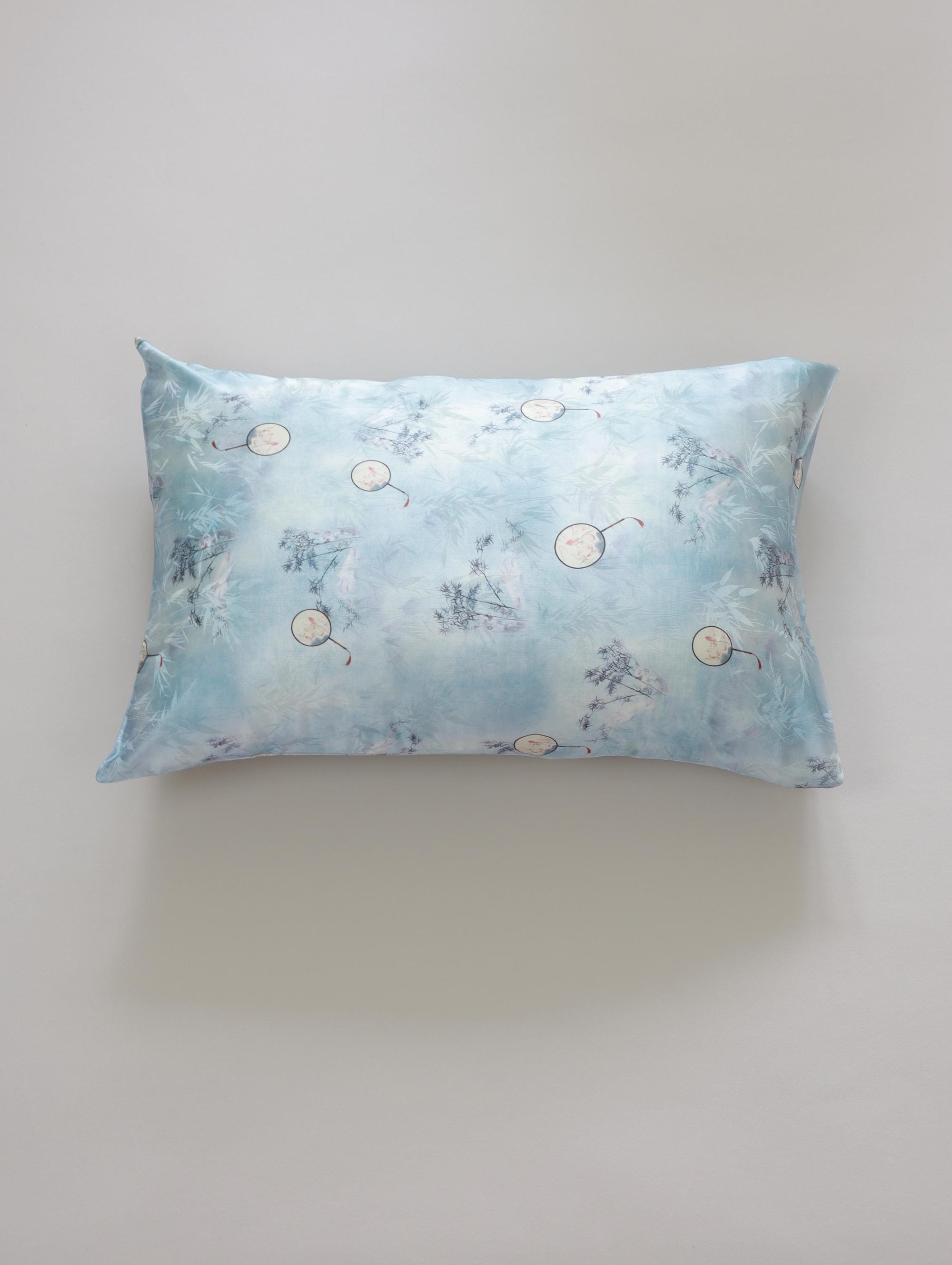 6A Grade 22 Momme Mulberry Silk Pillowcase – Sky Blue Chinese Hand-Fan and Ink Landscape Design, Hair and Skin Friendly Gift for Summer