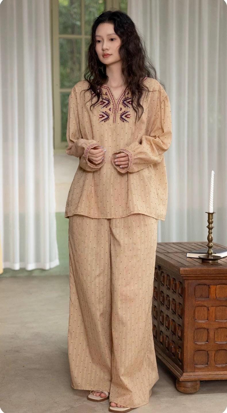 Embroidered Gauze Cotton Loungewear – Soft Earth Tone Pyjama Set for Women