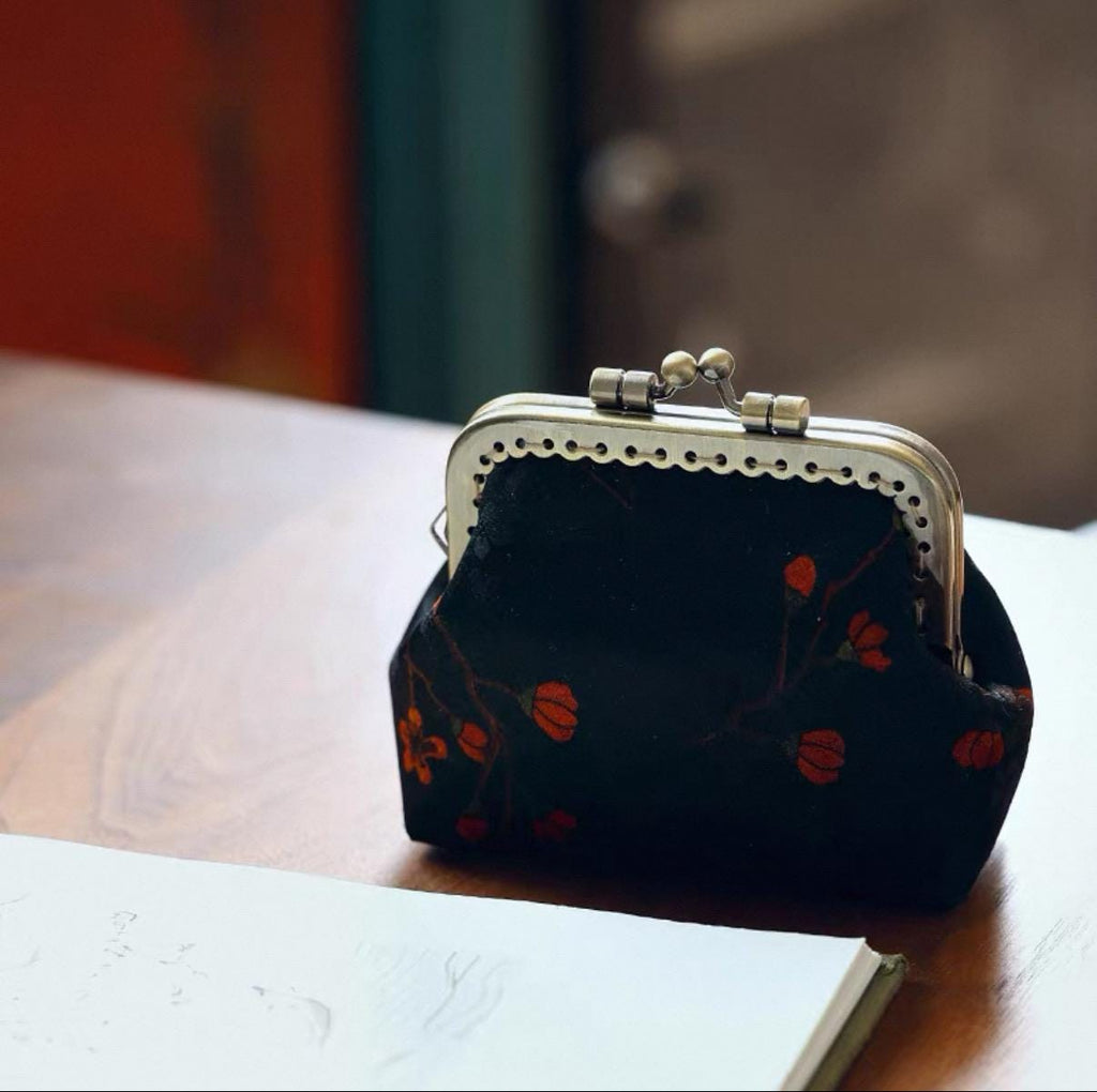 Mini Xiangyun Silk Coin Purse | Handmade Oriental Kiss-Lock Pouch | Vintage Chinese Brocade Clutch Gift for Women