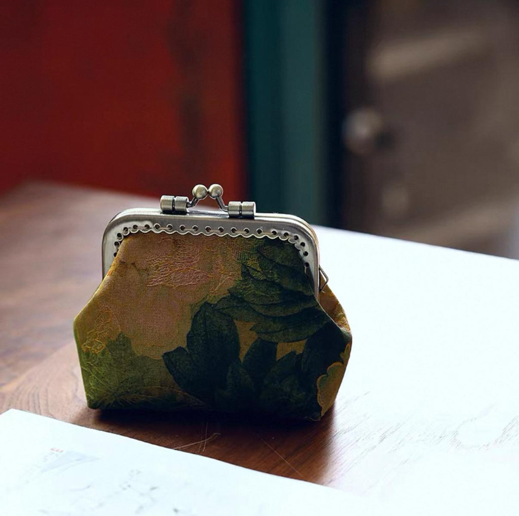 Mini Xiangyun Silk Coin Purse | Handmade Oriental Kiss-Lock Pouch | Vintage Chinese Brocade Clutch Gift for Women