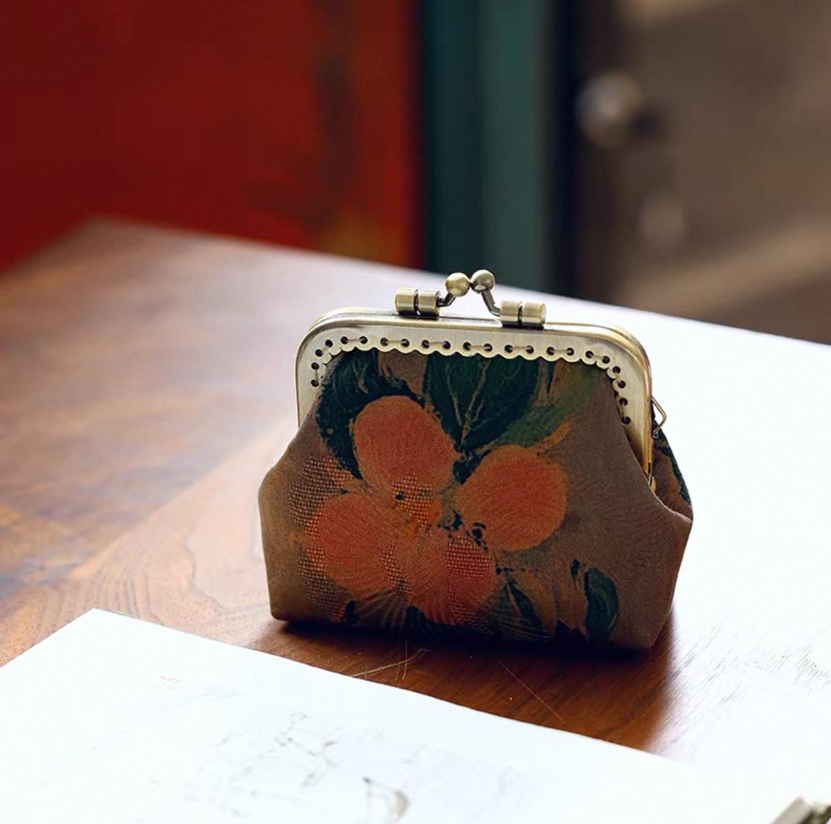 Mini Xiangyun Silk Coin Purse | Handmade Oriental Kiss-Lock Pouch | Vintage Chinese Brocade Clutch Gift for Women