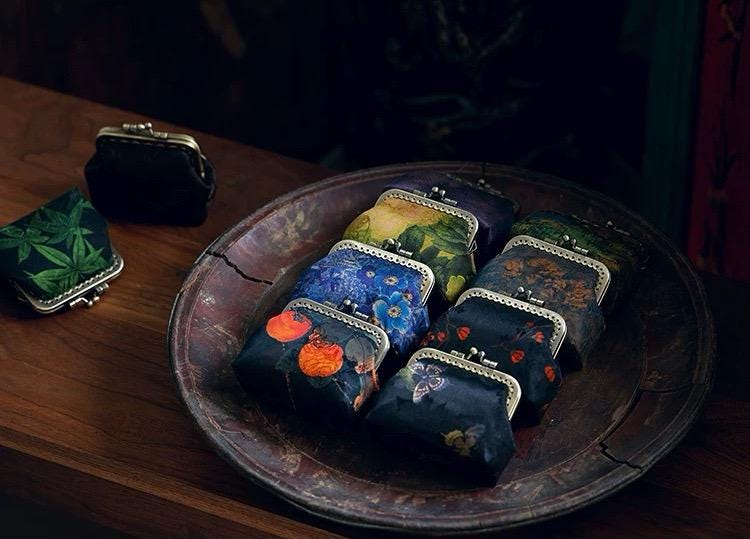 Mini Xiangyun Silk Coin Purse | Handmade Oriental Kiss-Lock Pouch | Vintage Chinese Brocade Clutch Gift for Women