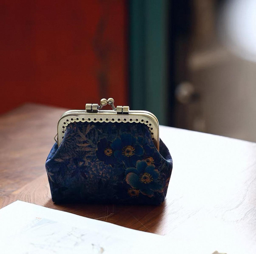 Mini Xiangyun Silk Coin Purse | Handmade Oriental Kiss-Lock Pouch | Vintage Chinese Brocade Clutch Gift for Women