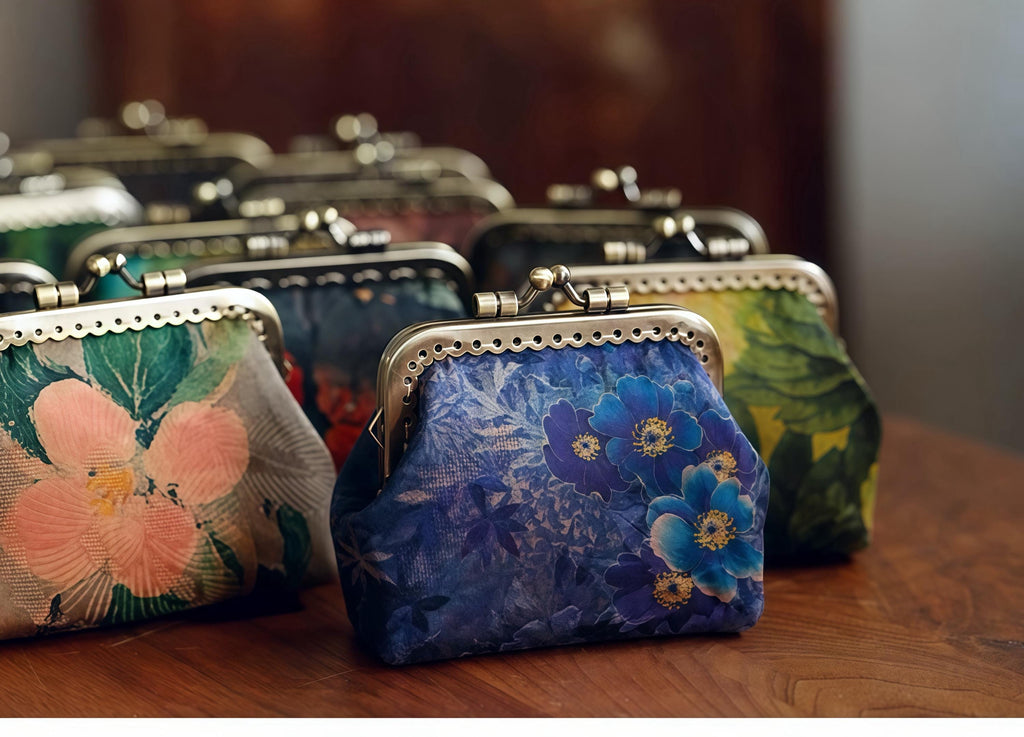 Mini Xiangyun Silk Coin Purse | Handmade Oriental Kiss-Lock Pouch | Vintage Chinese Brocade Clutch Gift for Women