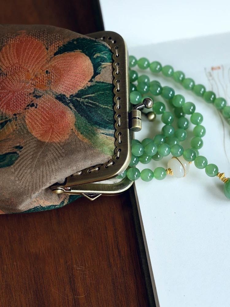 Mini Xiangyun Silk Coin Purse | Handmade Oriental Kiss-Lock Pouch | Vintage Chinese Brocade Clutch Gift for Women