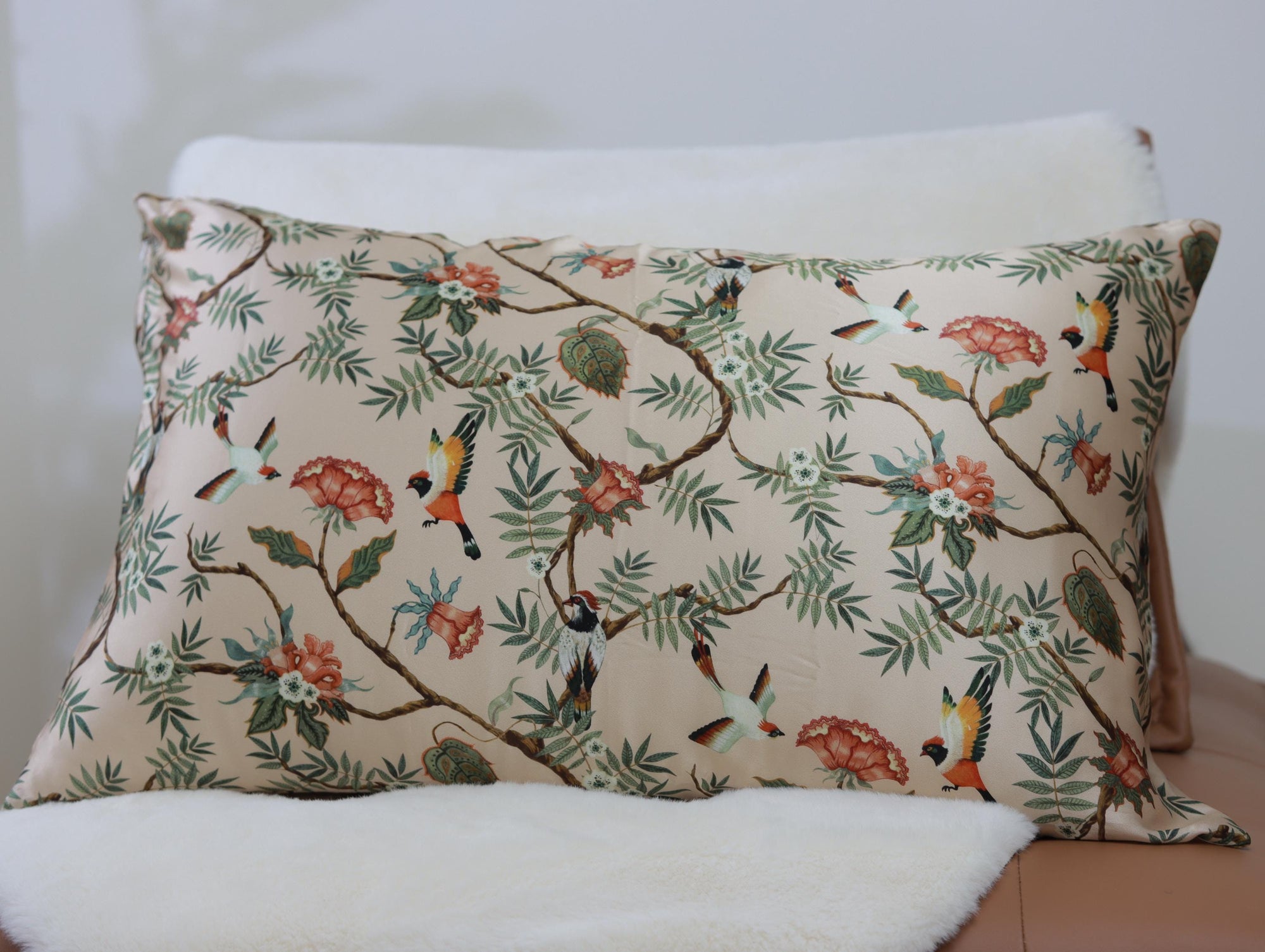 Luxury Pure Mulberry Silk Pillowcase with Floral Bird Pattern Anti-Aging Beauty Sleep Pillowcase for Hair and Skin Care Gift for Her