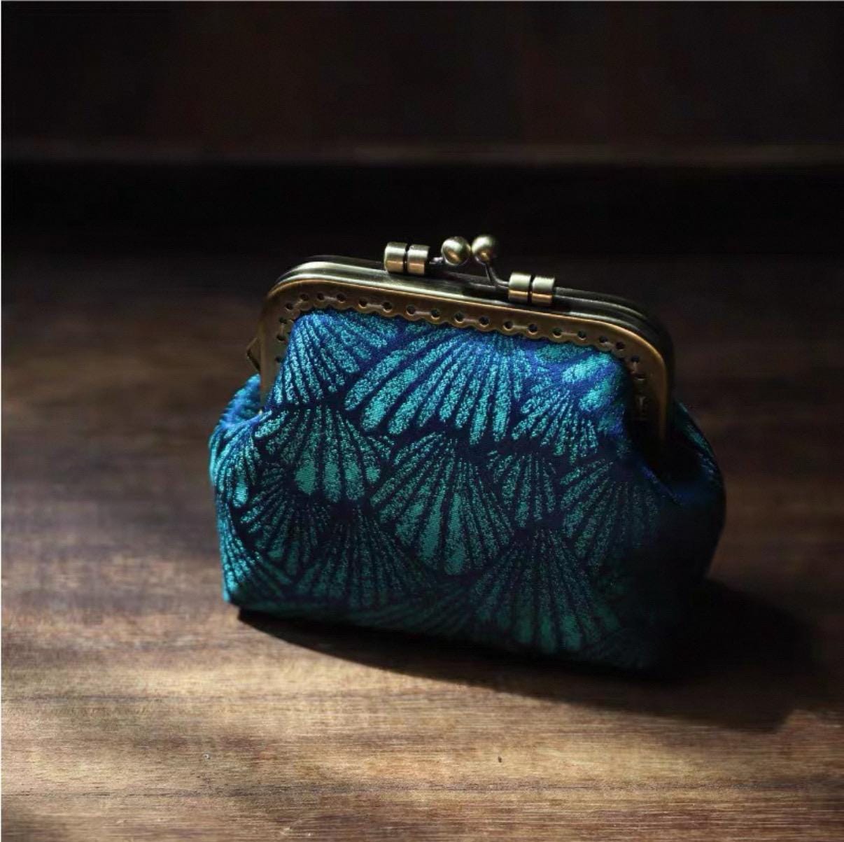 Mini Xiangyun Silk Coin Purse | Handmade Oriental Kiss-Lock Pouch | Vintage Chinese Brocade Clutch Gift for Women