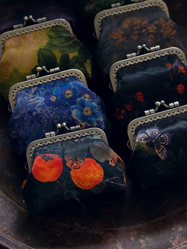 Mini Xiangyun Silk Coin Purse | Handmade Oriental Kiss-Lock Pouch | Vintage Chinese Brocade Clutch Gift for Women