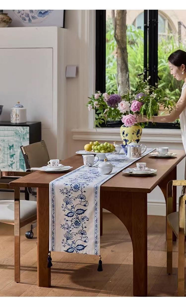 Chinoiserie Table Runner, Silk-Thread Chenille with Canvas Backing, Oriental Floral Dining Linen with Tassels for Christmas Décor Gift