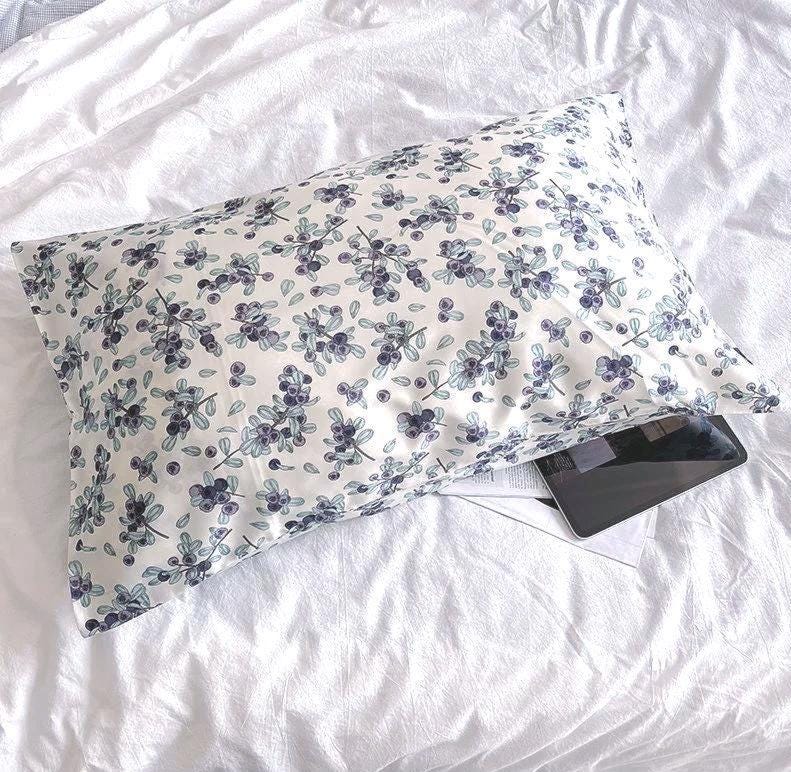 100% Mulberry Silk Pillowcase Floral Design for Restful Beauty Sleep-Natural Elegance for Bedroom Gift Silk Cooling Pillowcase for Summer