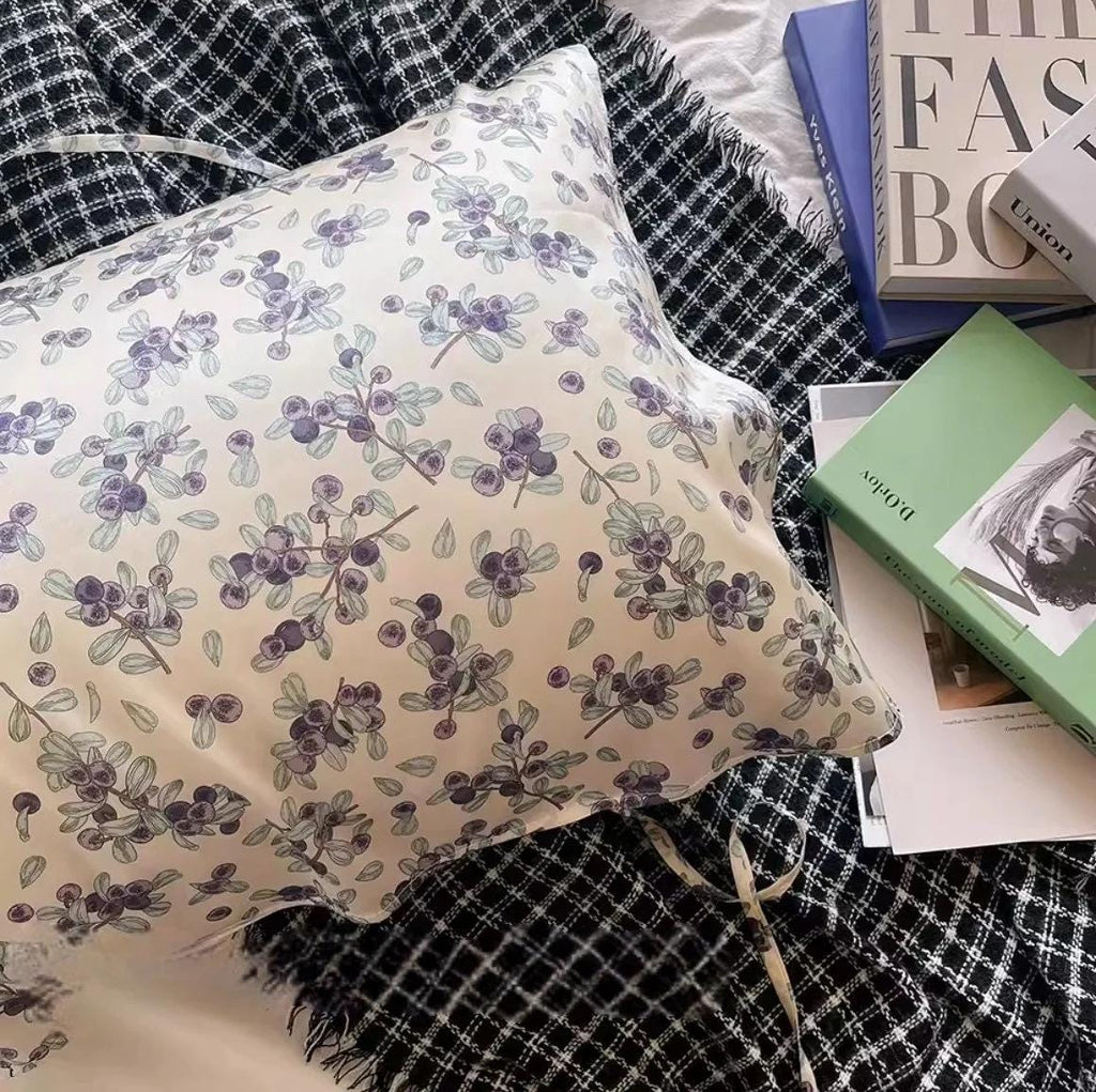 100% Mulberry Silk Pillowcase Floral Design for Restful Beauty Sleep-Natural Elegance for Bedroom Gift Silk Cooling Pillowcase for Summer