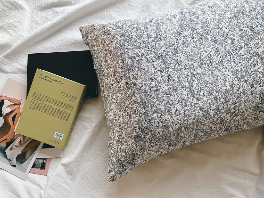 Floral 22 momme Mulberry Silk Pillowcase Anti-Aging Hypoallergenic Pillow Cases for Hair and Skin Care Gift for New House Owner Gift for Her