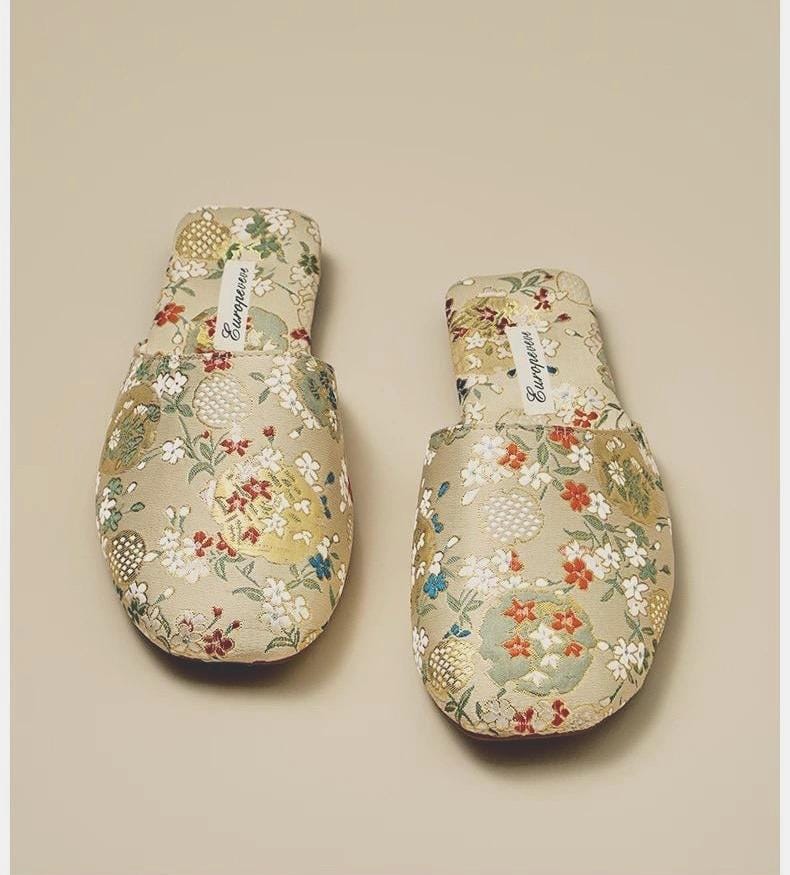 Embroidered Slippers for Women Open Toed Bamboo Footwear with Traditional Chinese Floral Designs Kimono Slippers Housewarming Gift