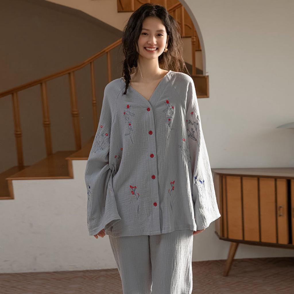 Gauze Cotton Pajama Set: Hand-Embroidered Loungewear - Eco-friendly Cotton Sleep Collection