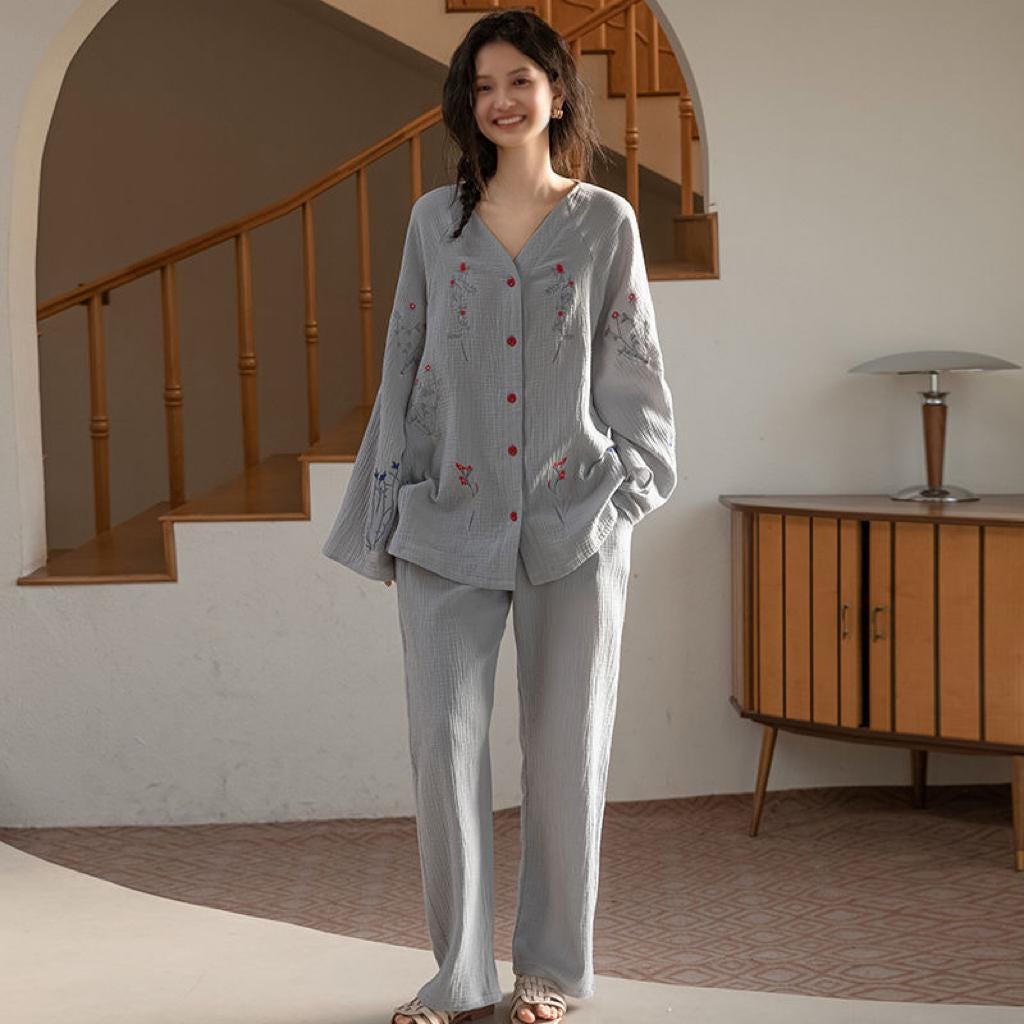 Gauze Cotton Pajama Set: Hand-Embroidered Loungewear - Eco-friendly Cotton Sleep Collection