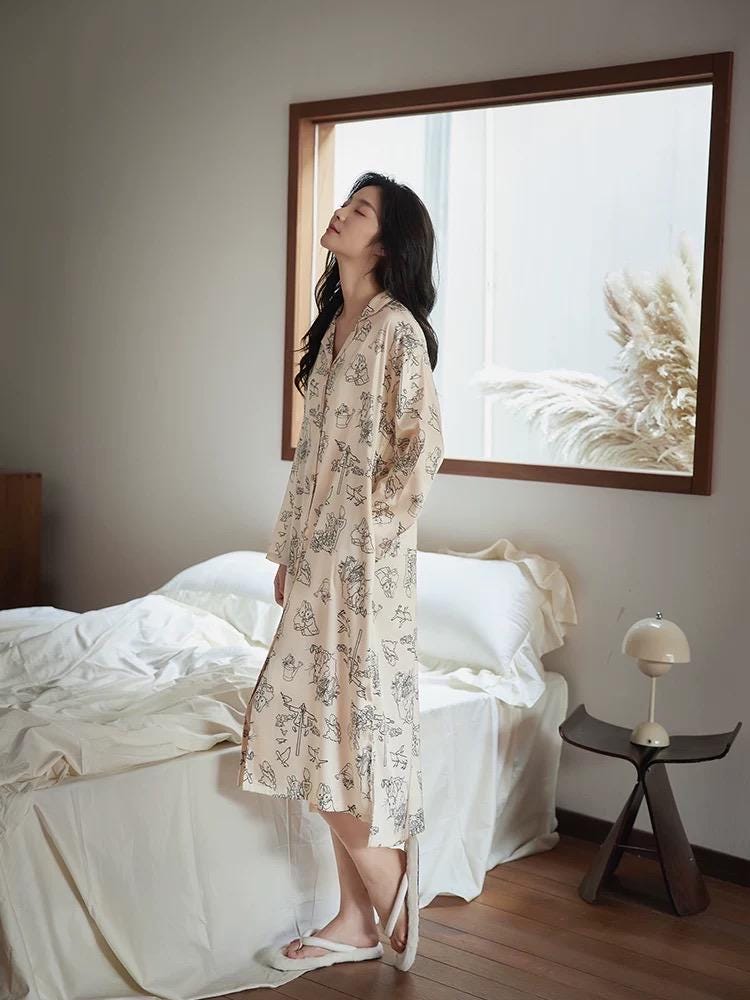 Cozy long-sleeve loungewear with a soft and luxurious silk texture.