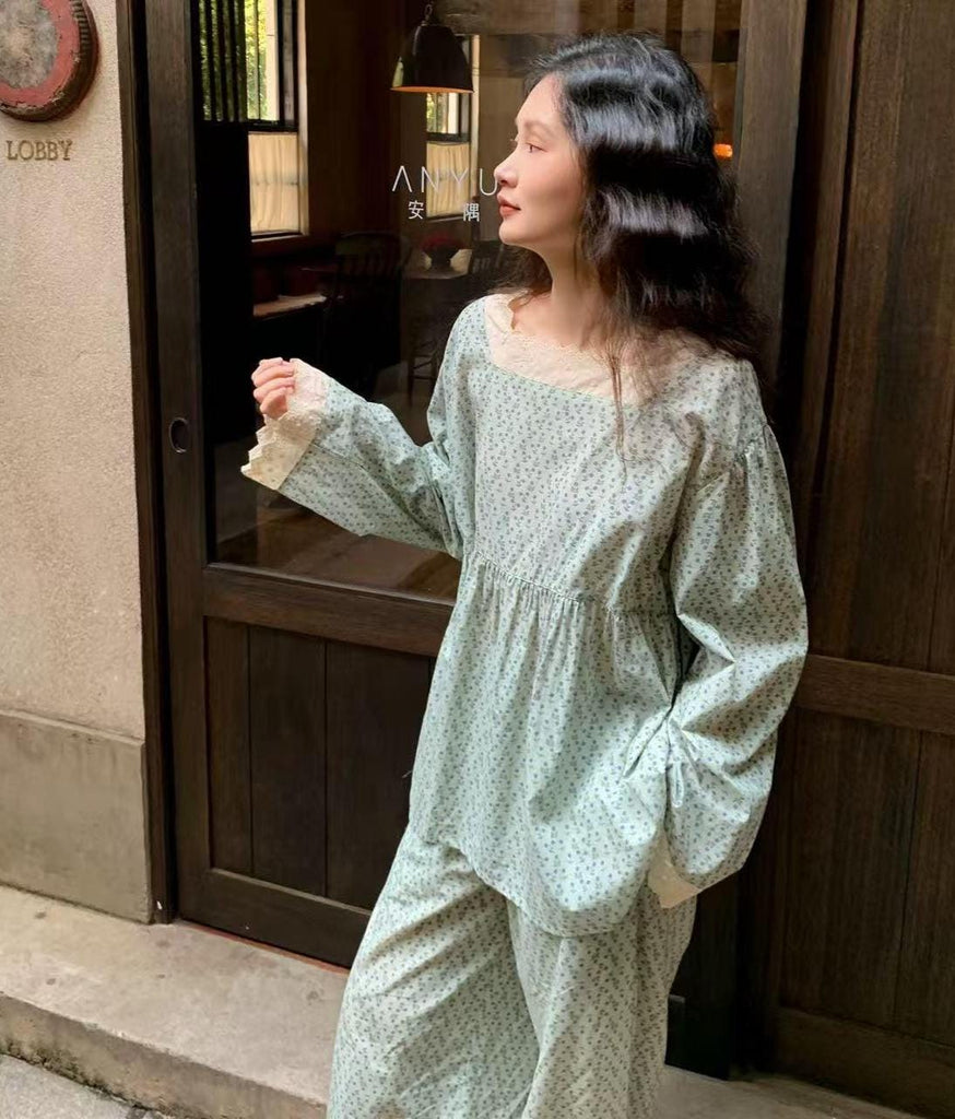 Vintage Floral Bamboo Cotton Loungewear Set – Lace Trim Pyjamas for Women - Japandi-loungewear fusion - Eco-Friendly Sleepwear