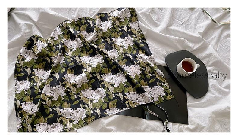 Luxury 100% Silk Pillowcase | White Rose Floral Print | Zipper Closure | Hypoallergenic & Anti-Frizz  | Pillowcase for Skin Care