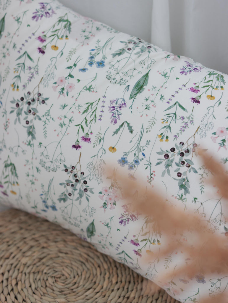 25 Momme Mulberry Silk Pillowcase: Wild Botanical Floral Print, Envelope Closure