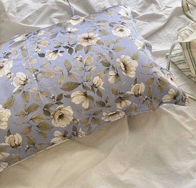 Light Purple Flower Silk Pillowcase – 22MM Mulberry Silk pillowcase with Matching Eye Mask – Luxury Silk Bedding for New Home Owner