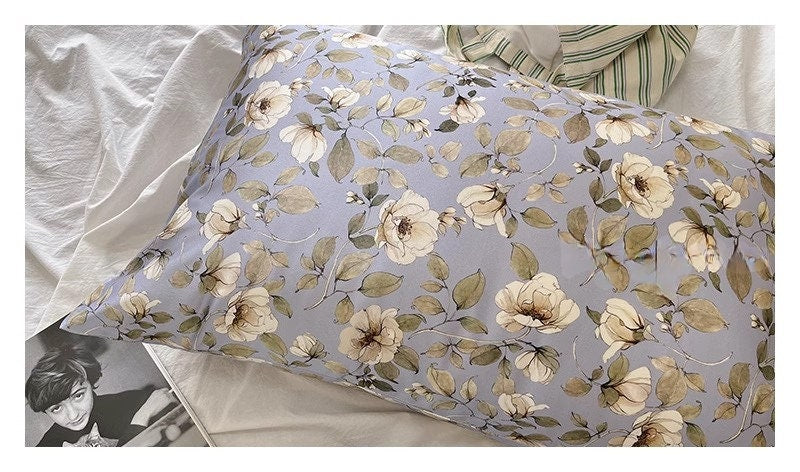 Light Purple Flower Silk Pillowcase – 22MM Mulberry Silk pillowcase with Matching Eye Mask – Luxury Silk Bedding for New Home Owner