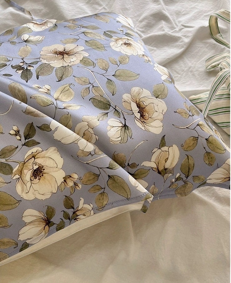Light Purple Flower Silk Pillowcase – 22MM Mulberry Silk pillowcase with Matching Eye Mask – Luxury Silk Bedding for New Home Owner