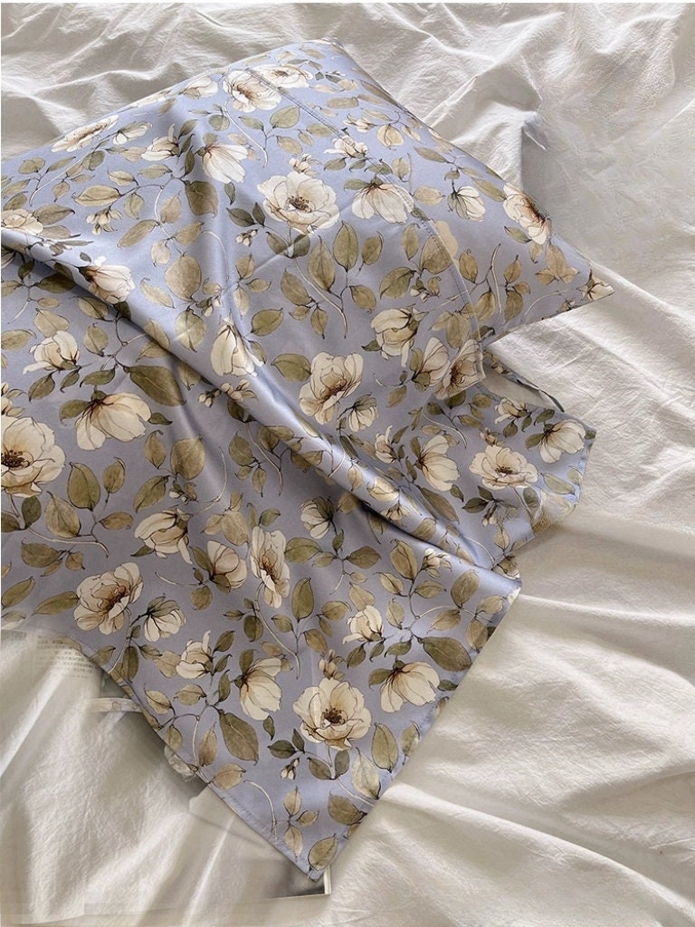 Light Purple Flower Silk Pillowcase – 22MM Mulberry Silk pillowcase with Matching Eye Mask – Luxury Silk Bedding for New Home Owner