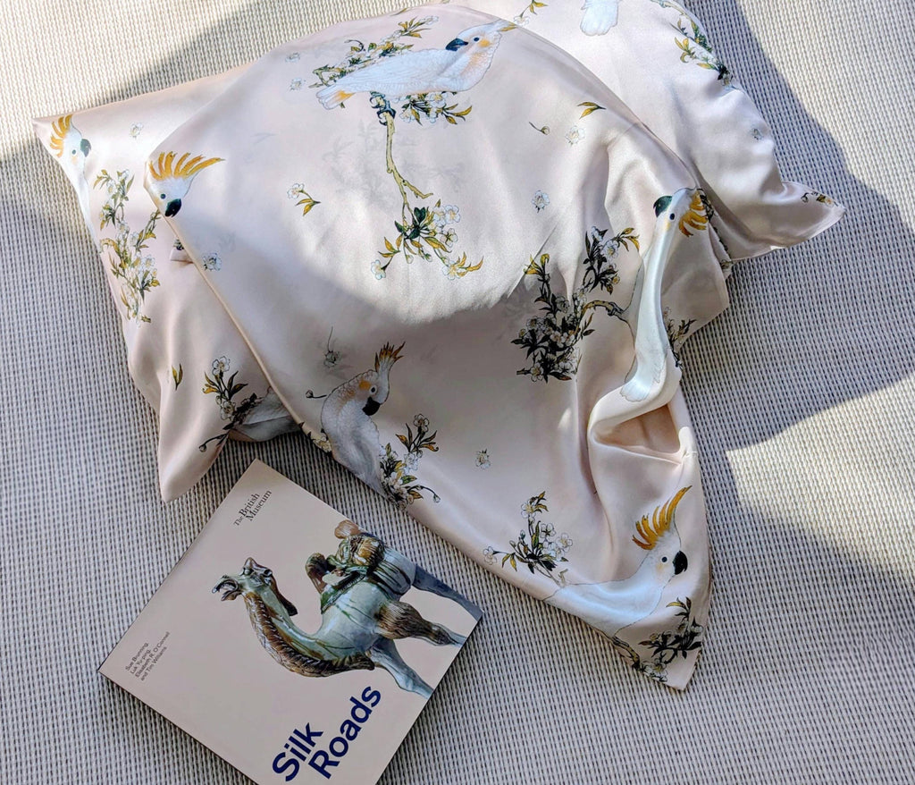 Luxury Silk Pillowcase, Minimalist Cockatoo Design, Vintage-Inspired Cottagecore Bedding, Envelope Closure, Soft & Hypoallerenic Pillow Case
