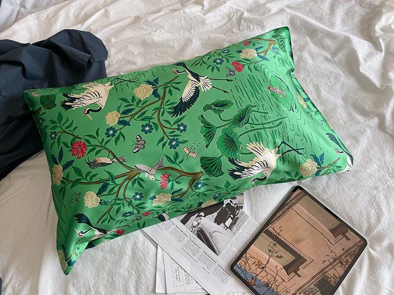 Silk Pillowcase Vintage Oriental Crane & Floral Print – 100% Pure Mulberry Silk, Luxury Bedding for Skin & Hair, Gift for Her, Gift for Mother’s Day