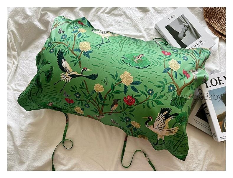Silk Pillowcase Vintage Oriental Crane & Floral Print – 100% Pure Mulberry Silk, Luxury Bedding for Skin & Hair, Gift for Her, Gift for Mother’s Day , Silk pillow cover