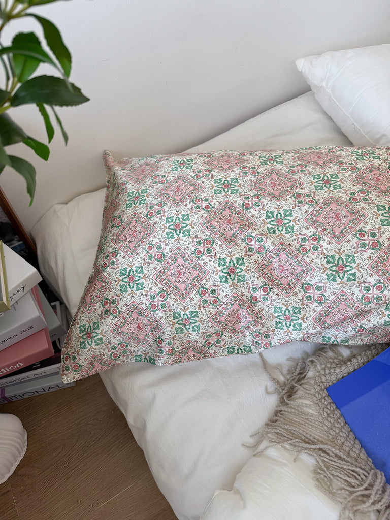 Vintage Style Silk Pillowcase by 6A Grade 22 Momme Silk Vintage Tile Pattern, Cottagecore & Boho Chic Silk Bedding Soft Breathable Pillow