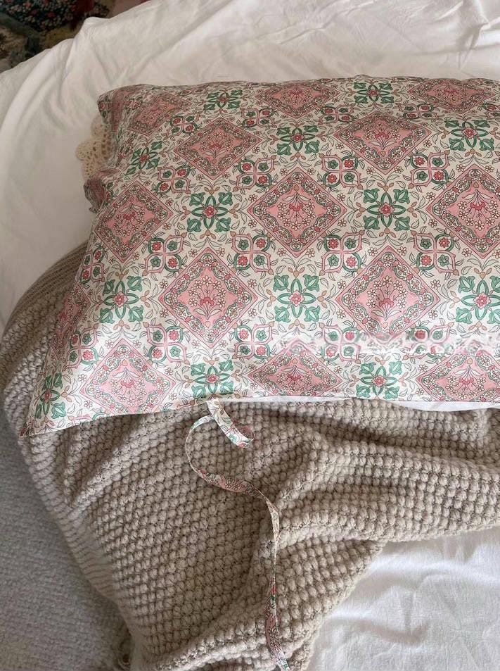 Vintage Style Silk Pillowcase by 6A Grade 22 Momme Silk Vintage Tile Pattern, Cottagecore & Boho Chic Silk Bedding Soft Breathable Pillow