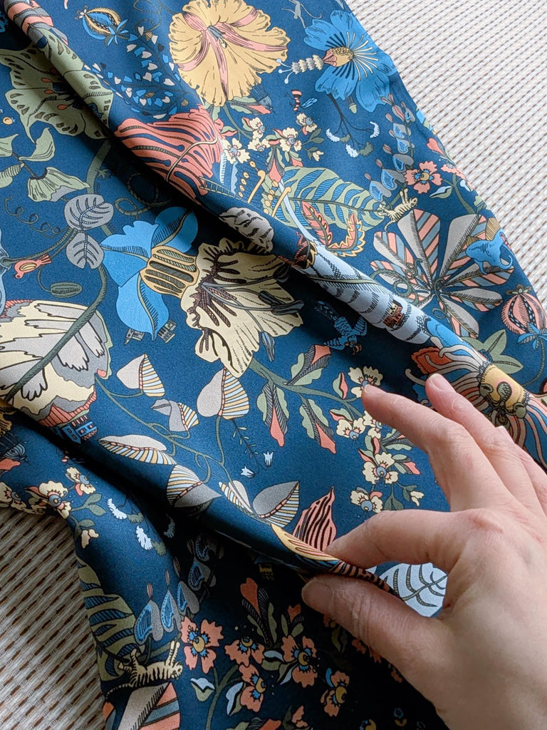 Luxury 100% Silk Pillowcase | Oriental Floral Print | Hypoallergenic Ultra-Soft Pillow | Zipper Closure | Oriental Design Gift for New Home