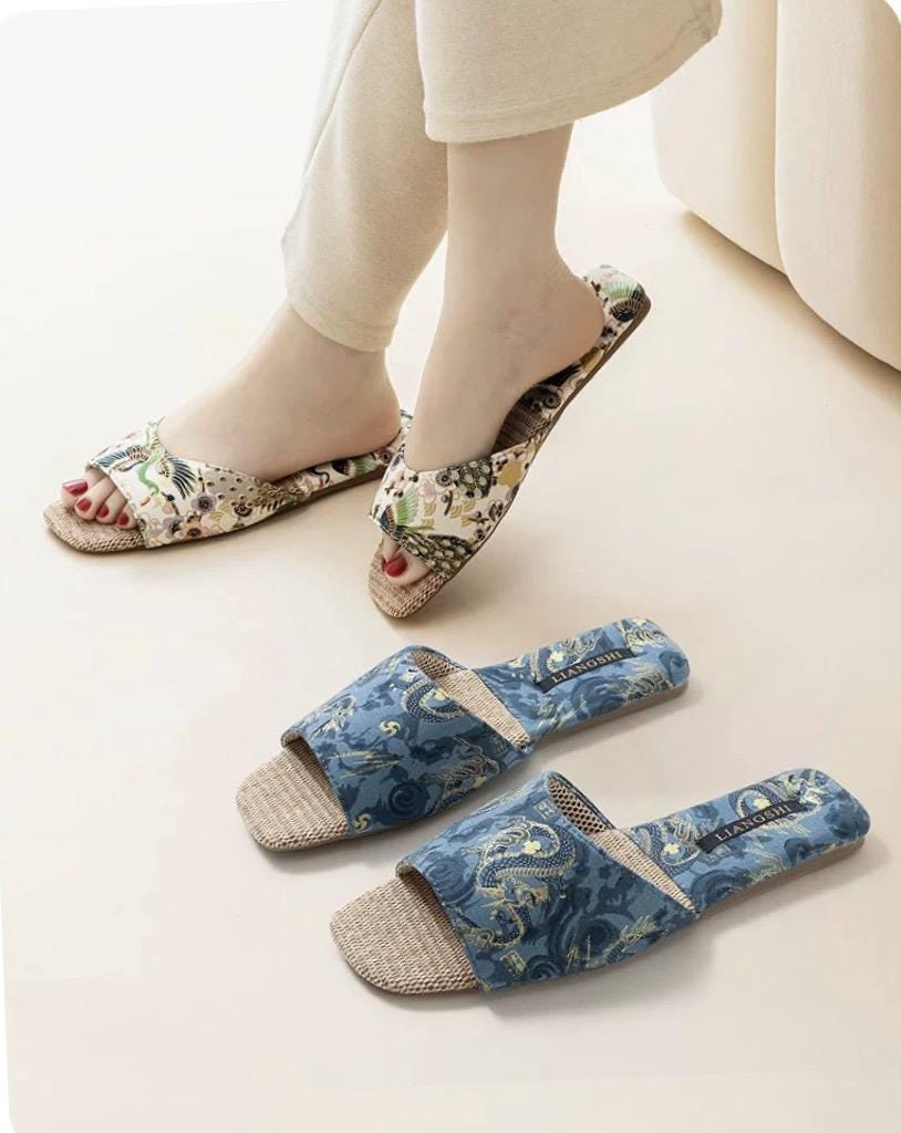 Unisex Summer Slippers for Men and Women Oriental Embroidered Handmade Summer Footwear Beach Mesh Slippers Chinese Dragon Cultural Gift Idea