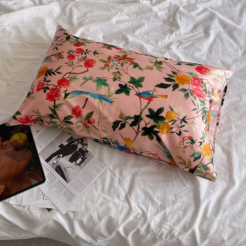 100% Mulberry Silk Pillowcase – Timeless Oriental Floral, Vintage Charm, 22 Momme Luxury Silk, Anti-Frizz, Hypoallergenic, Gift for Her, Vintage Home Decor