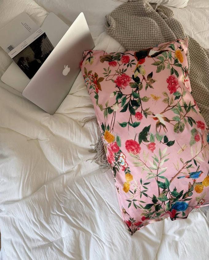 100% Mulberry Silk Pillowcase – Timeless Oriental Floral, Vintage Charm, 22 Momme Luxury Silk, Anti-Frizz, Hypoallergenic, Gift for Her, Vintage Home Decor