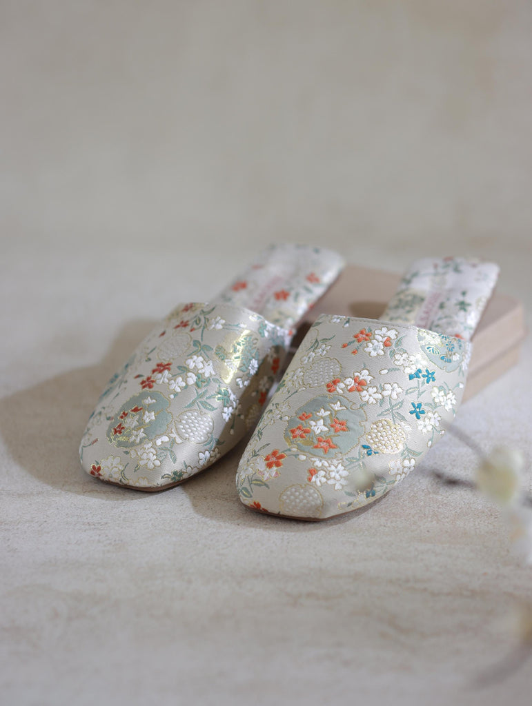 Breathable Mesh Embroidered Slippers – Lightweight House Shoes with Oriental Floral Design Indoor Slippers for Women, Kimono Robe Shoes