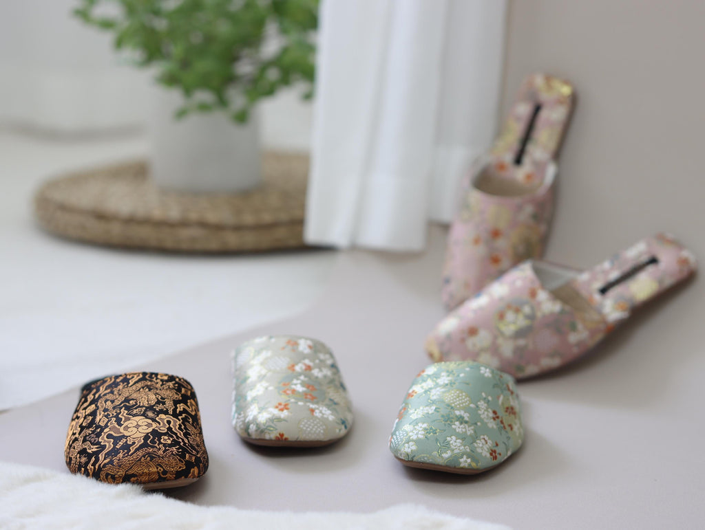 Breathable Mesh Embroidered Slippers – Lightweight House Shoes with Oriental Floral Design Indoor Slippers for Women, Kimono Robe Shoes